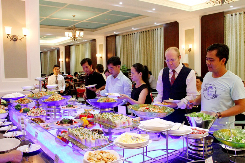 to-chuc-tiec-buffet